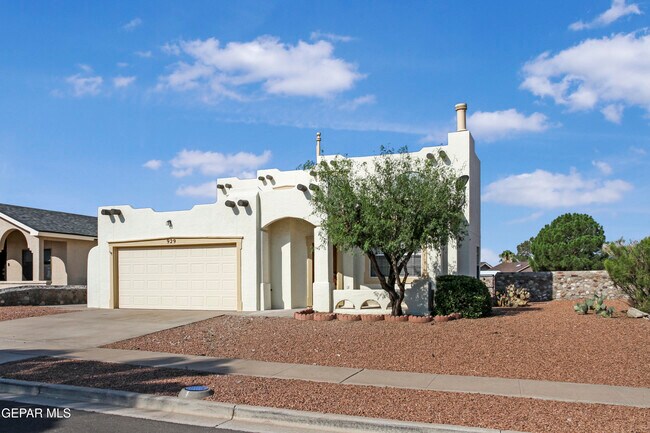 Building Photo - 929 Totonaca Ln