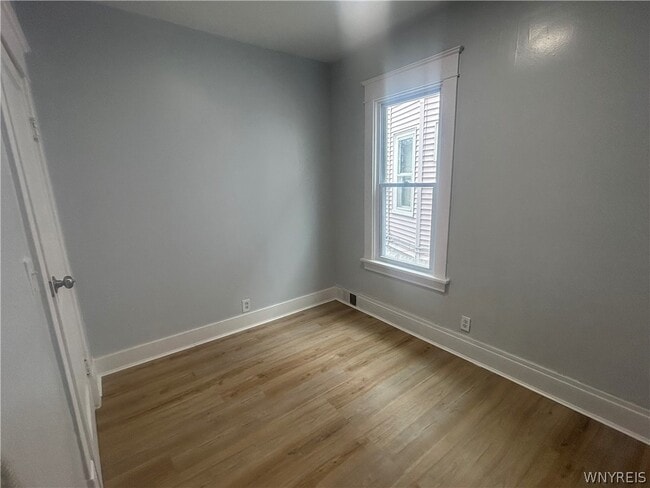 Building Photo - 411 Cambridge Ave