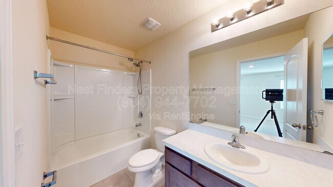 Building Photo - 373 Aralia Ln