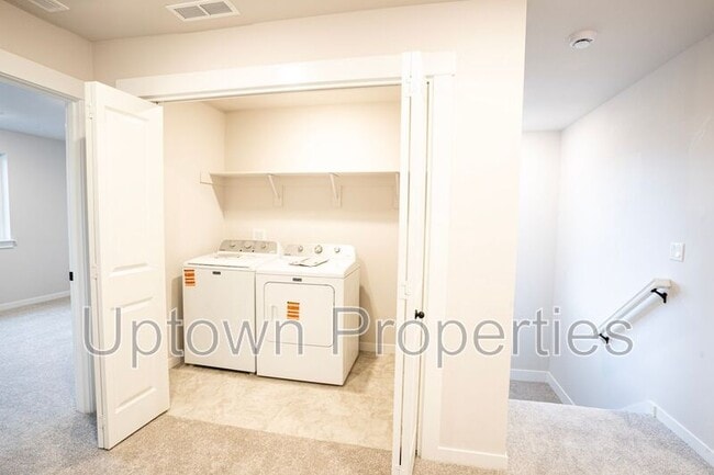 Building Photo - 16959 SW Leaf Ln