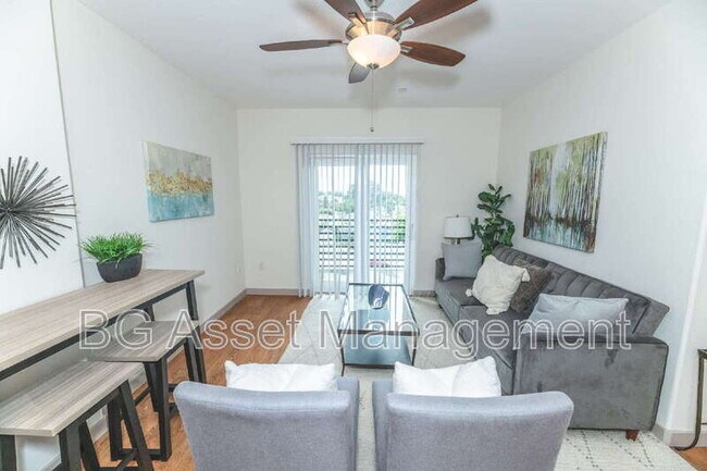 Primary Photo - 1459 MacArthur Blvd