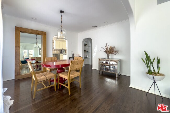 Building Photo - 434 Laurel Ave