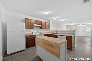 Building Photo - 10 Bratton Dr
