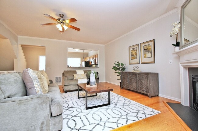 Building Photo - Townhome in South Park for Rent!