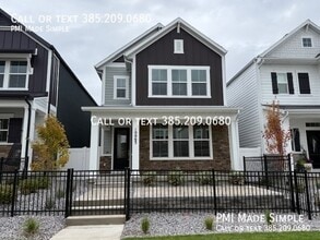 Building Photo - 10063 Torreya Dr