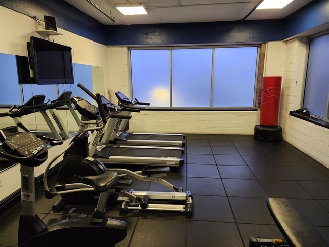 Building Photo - 4301 Park Ave