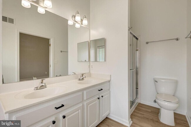 Building Photo - 2505 James Madison Cir