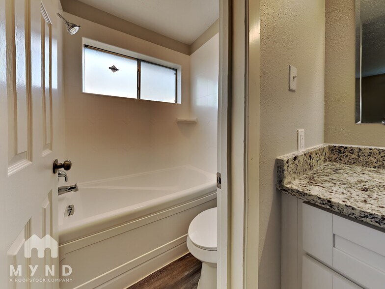 Building Photo - 11923 Medicine Bow Cir