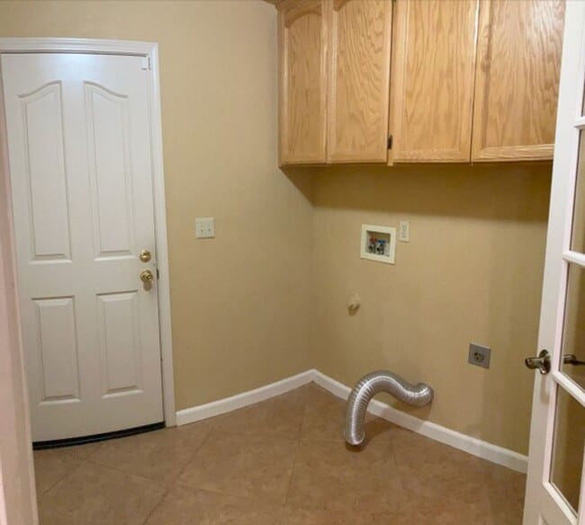 Building Photo - 3625 Jarena Dr