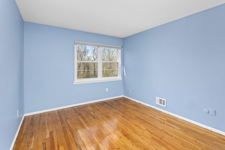 Building Photo - 1724 Country Mill Dr