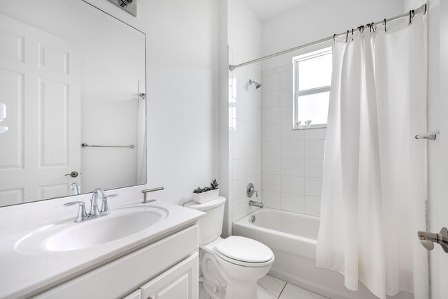 Building Photo - 8762 SW Montova Way