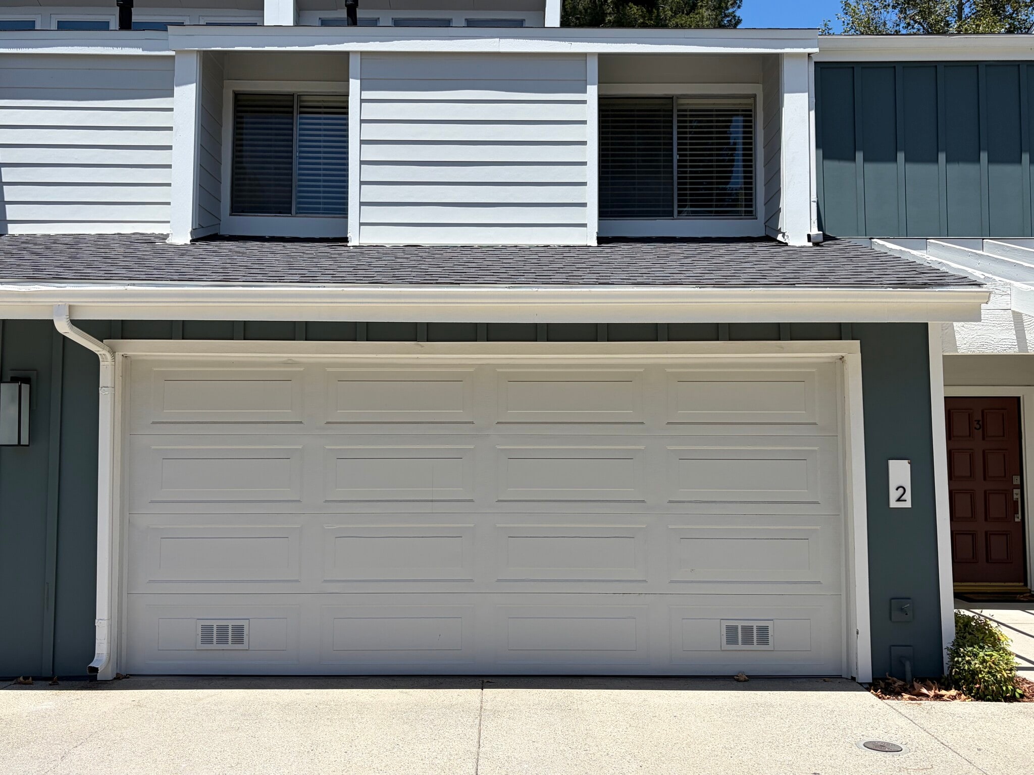 Two car attached garage - 18241 Andrea Cir N