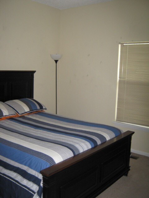 Building Photo - Lakewood Commons