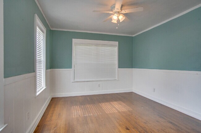 Building Photo - East Hill 3BR Home Near Bayview Park with Office, Hot Tub, Workshop & Detached Garage