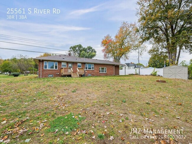 Building Photo - 25561 S River Rd