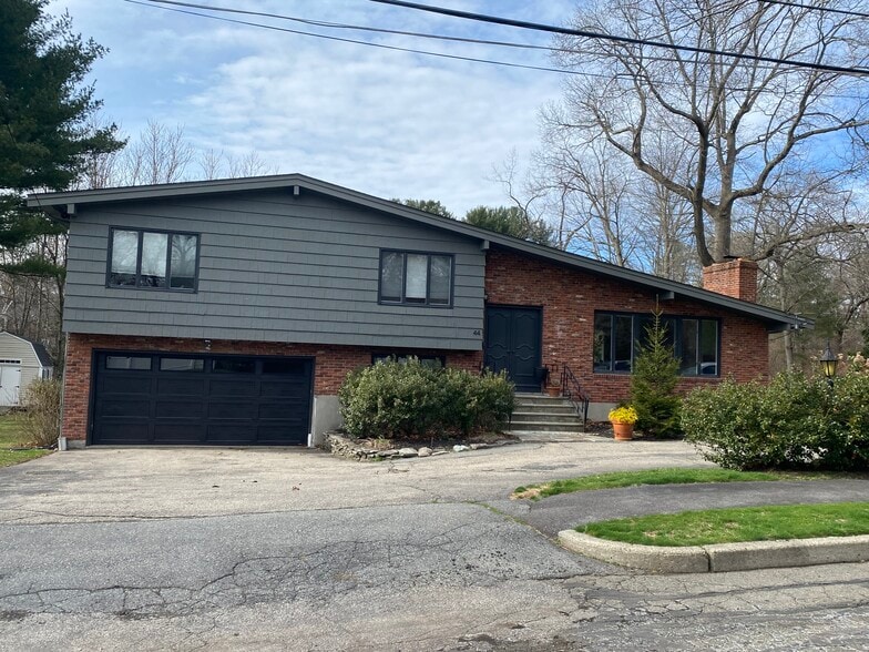 Building Photo - 44 Marla Cir