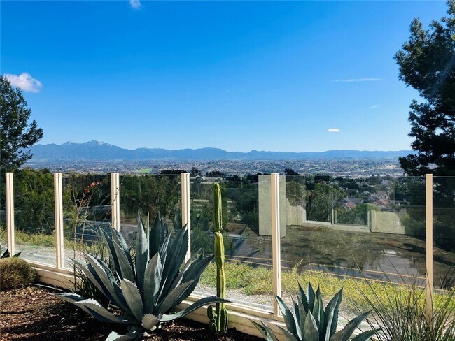 Building Photo - 24 Country Walk Dr