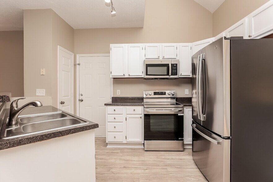 Building Photo - 4904 Ottenville Ave