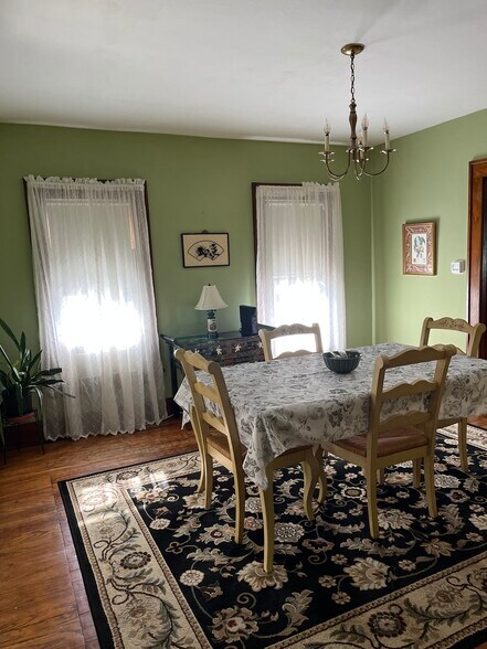 Dining Room - 719 W 2nd St