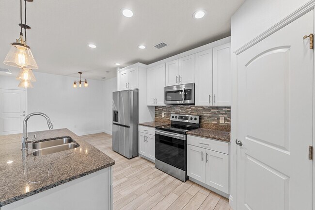 Building Photo - 531 Topeka Rd SW