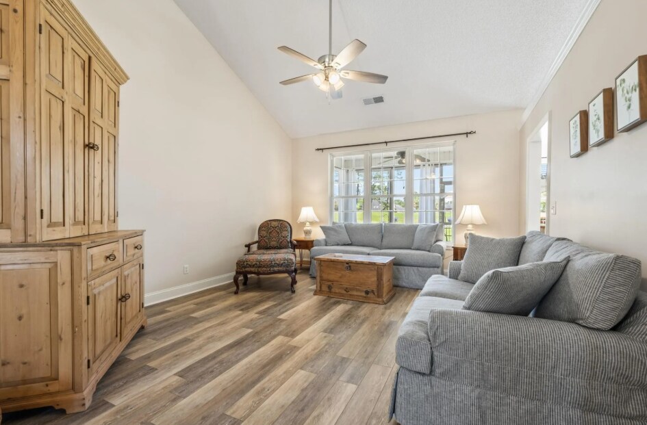 Building Photo - 136 Regency Dr