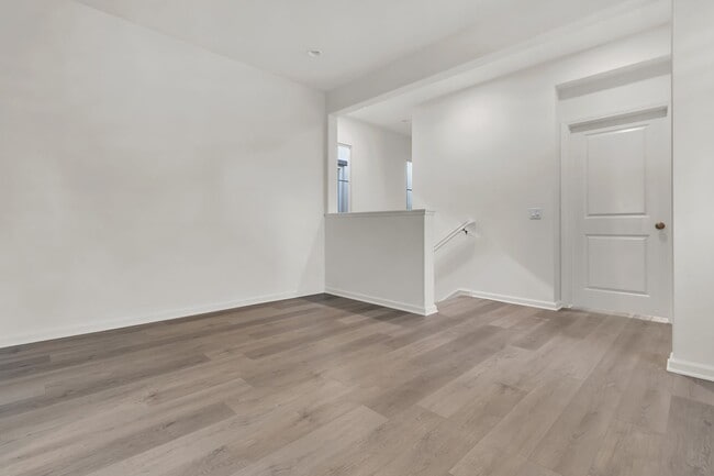 Building Photo - 72 Tulip