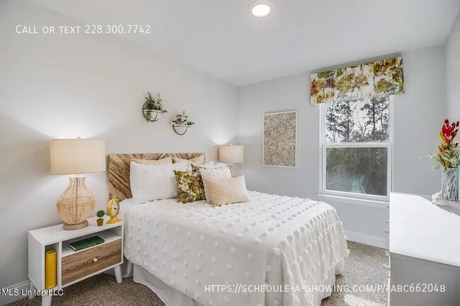 Building Photo - 12277 Sinclair Dr