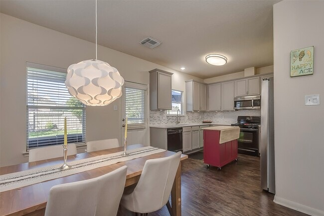 Building Photo - 25311 Sierra Woods Ln