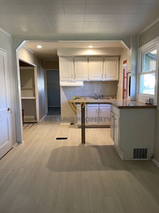 Building Photo - 5260-5262 Fletcher Avenue