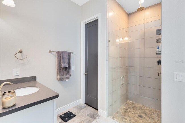 Building Photo - 13153 Lessing Ave