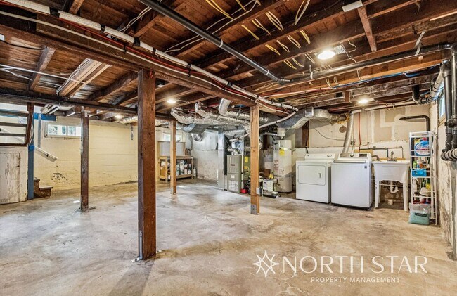 Building Photo - Charming Broadmoor Historic Farmhouse on a...
