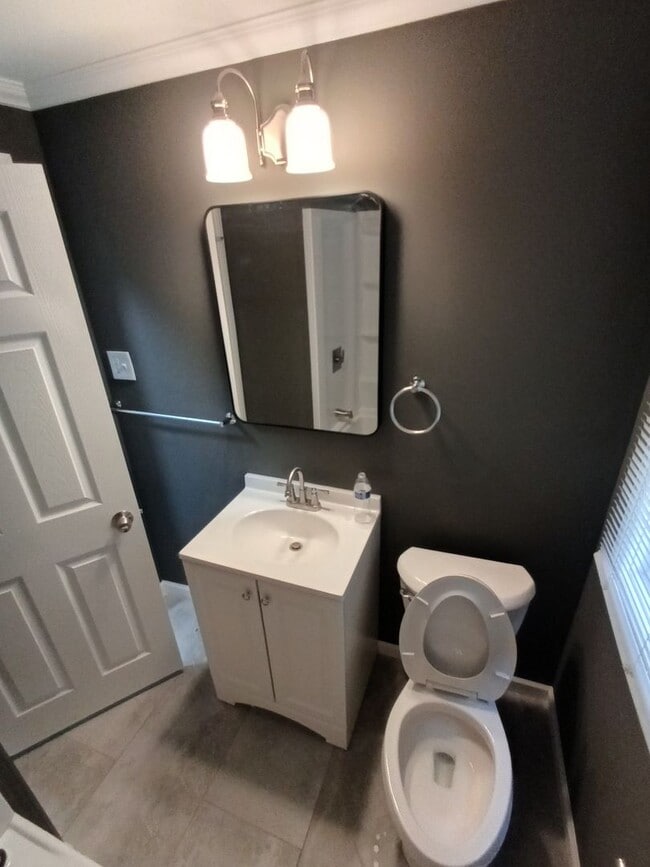 Building Photo - 4 bedroom 2 bath brick colonial NOW AVAILA...