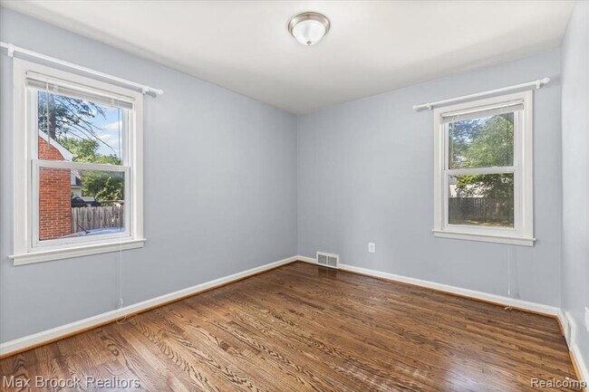 Building Photo - 13710 Balfour Ave