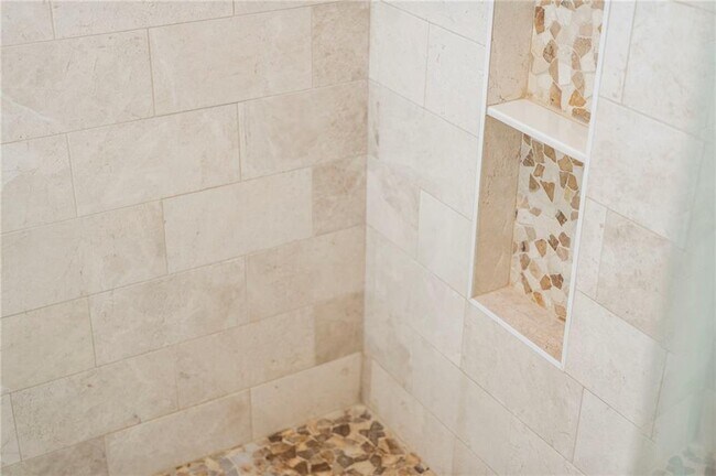 Building Photo - 870 Longstone Landing