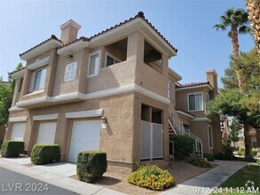 Building Photo - JUST MINUTES FROM GREEN VALLEY RANCH AND T...