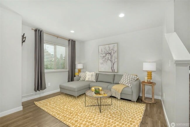 Building Photo - 4bd/2.75ba Seattle Townhome