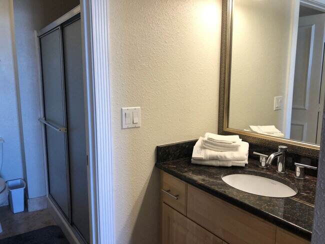 Building Photo - Meridian 2 BDR /2 BATH Luxury Condo - RESO...