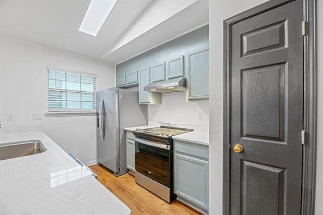 Building Photo - 4517 Eltham Park
