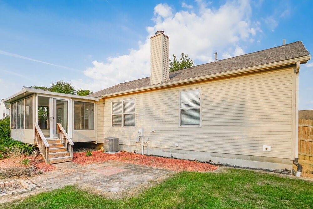 Building Photo - 1097 Leclerc Pl