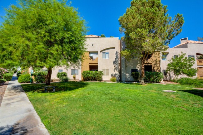 Building Photo - SUNSET BAY CONDO Two bed/ Two bath condo l...