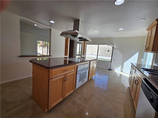 Building Photo - 1812 N Fairgreen Dr