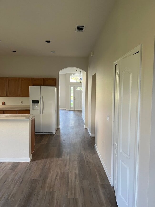 Building Photo - **Spacious 4BR in Gated Spring Glen | Move-In Ready | 2-Car Garage**