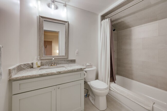 Building Photo - 150 Hall St