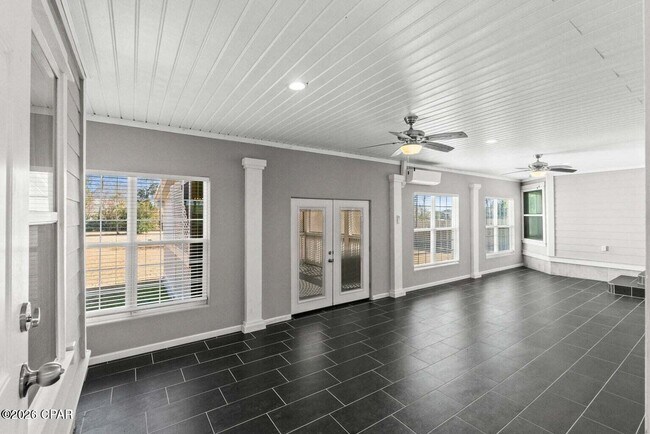 Building Photo - 1041 Plantation Dr