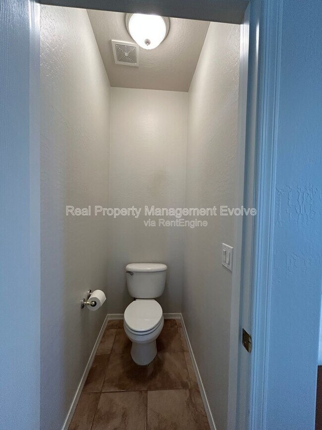 Building Photo - 9707 S 45th Ave