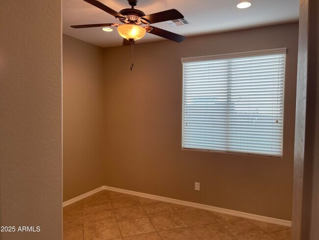 Building Photo - 2680 E Lodgepole Dr