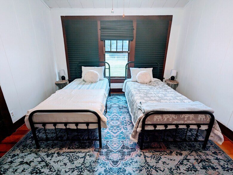 Bedroom 2 is the middle room - 1114 E Old Pass Rd