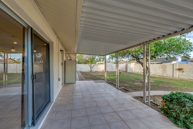 Building Photo - FULLY REMODELED 4 BEDROOM, 2 BATH HOME - M...