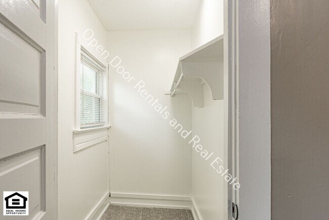 Building Photo - 1111 Maple Ave