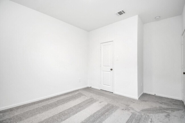 Building Photo - 934 Garden Path Dr